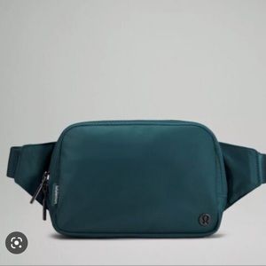 Lululemon Everywhere Belt Bag Large - Green Jasper